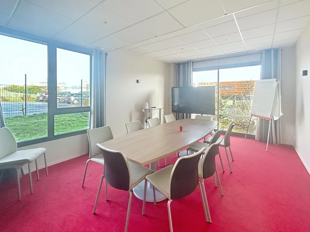 IMMEUBLE TERTIAIRE PREMIUM de 430 m² à VAL-DE-REUIL