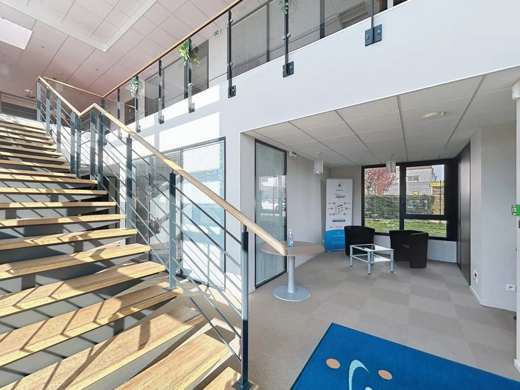 IMMEUBLE TERTIAIRE PREMIUM de 430 m² à VAL-DE-REUIL