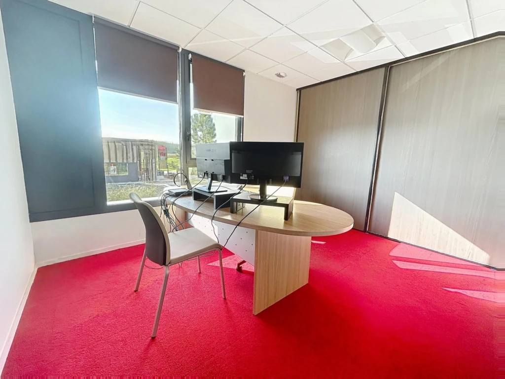 IMMEUBLE TERTIAIRE PREMIUM de 430 m² à VAL-DE-REUIL