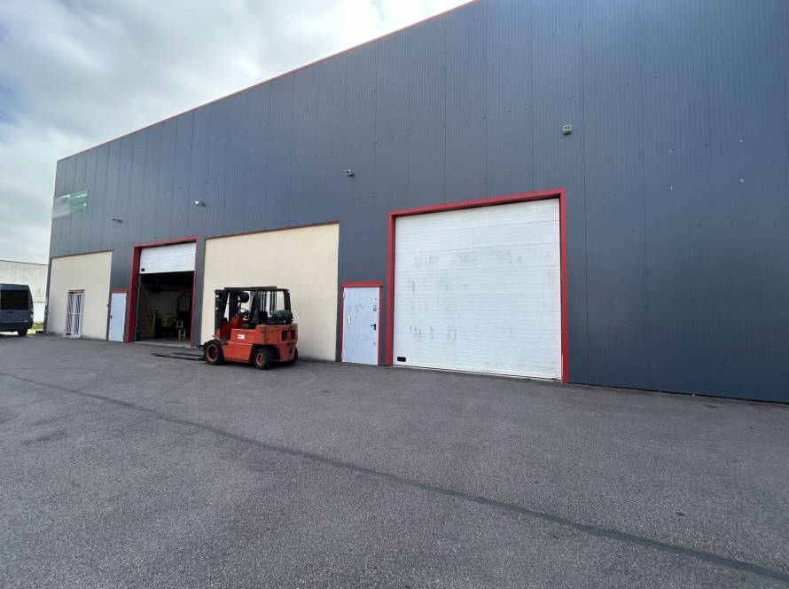 BATIMENT INDUSTRIEL VAL-DE-REUIL de 1800m²